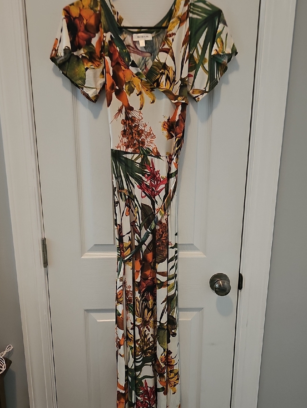 NWOT Floral Tropical Maxi Dress - White with Multicolor Print
